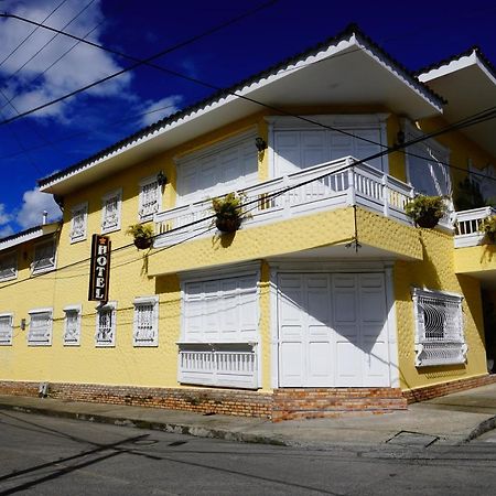 Casa Hotel Las Orquideas 锡卡西亚 外观 照片