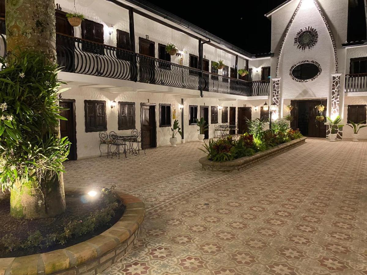 Casa Hotel Las Orquideas 锡卡西亚 外观 照片