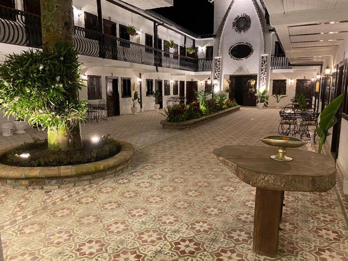 Casa Hotel Las Orquideas 锡卡西亚 外观 照片