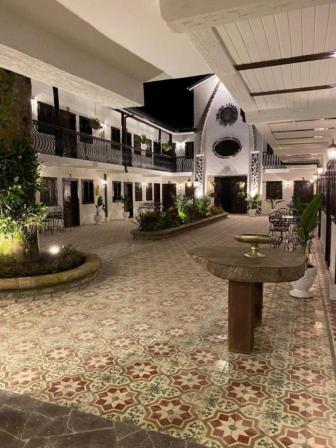 Casa Hotel Las Orquideas 锡卡西亚 外观 照片