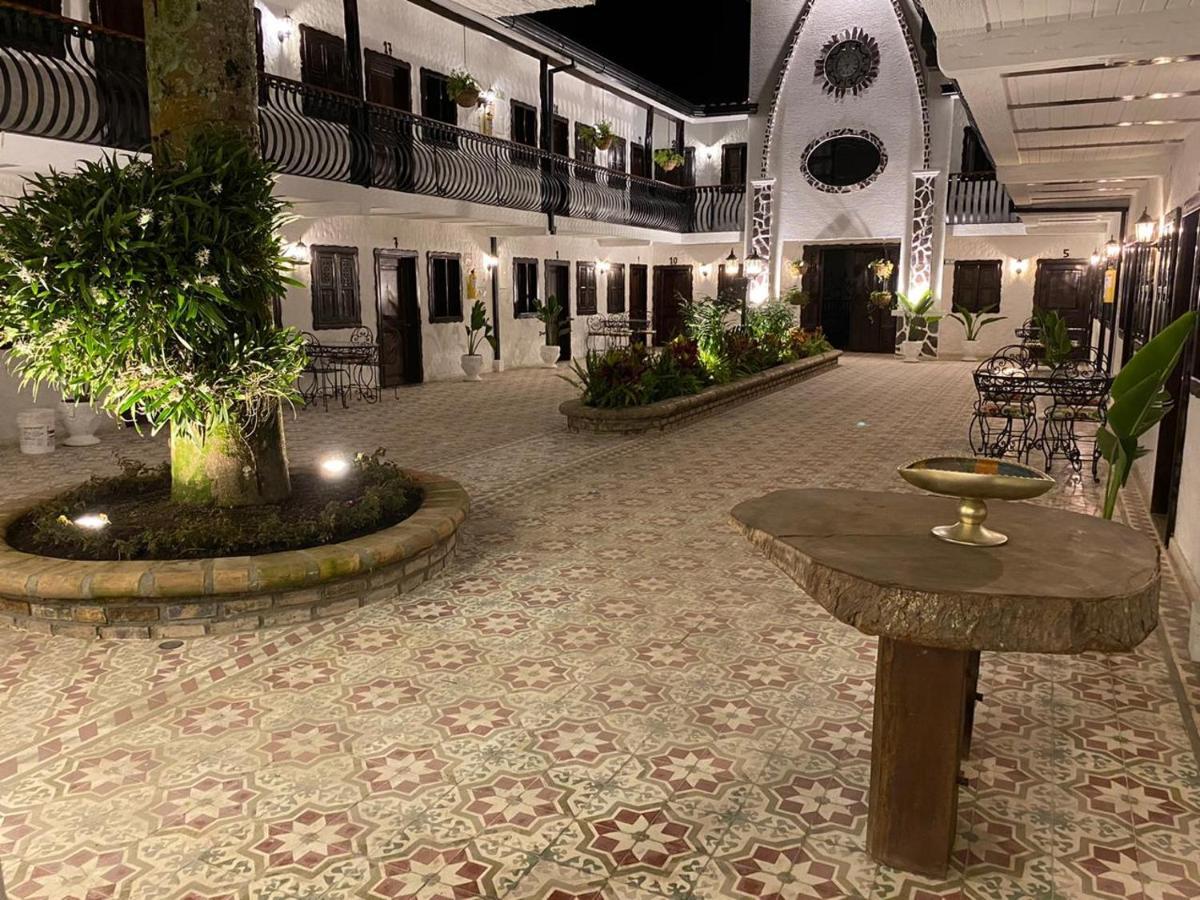 Casa Hotel Las Orquideas 锡卡西亚 外观 照片