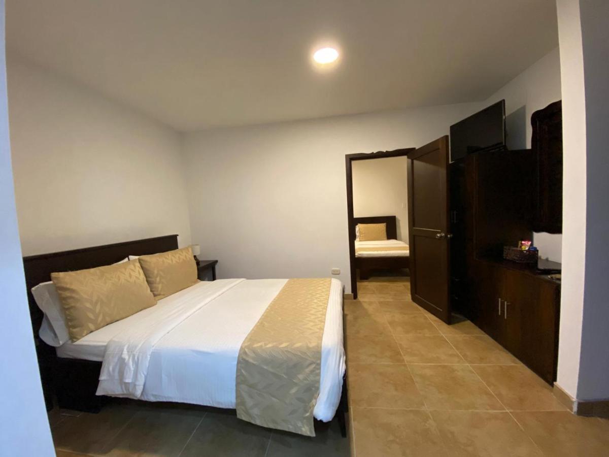 Casa Hotel Las Orquideas 锡卡西亚 外观 照片
