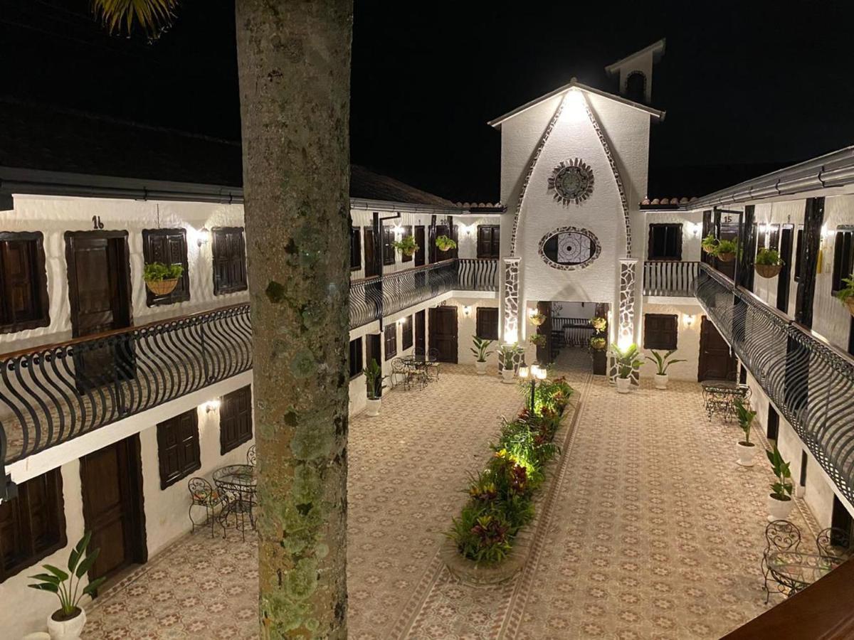 Casa Hotel Las Orquideas 锡卡西亚 外观 照片