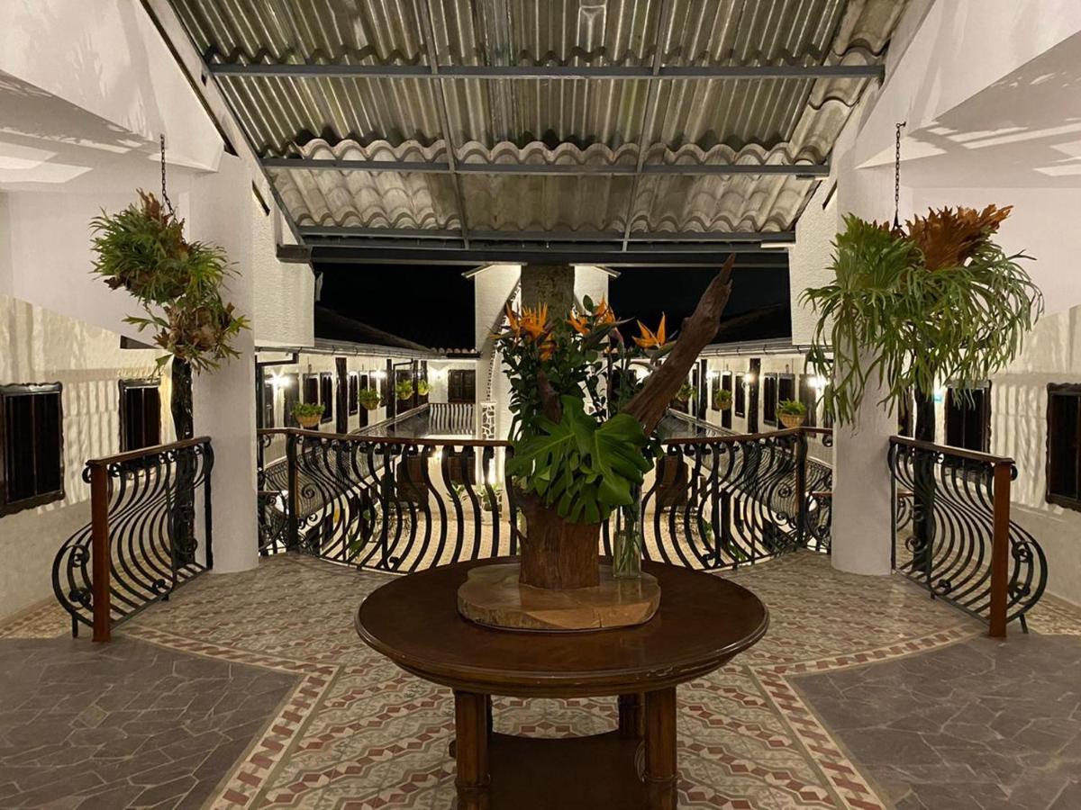 Casa Hotel Las Orquideas 锡卡西亚 外观 照片