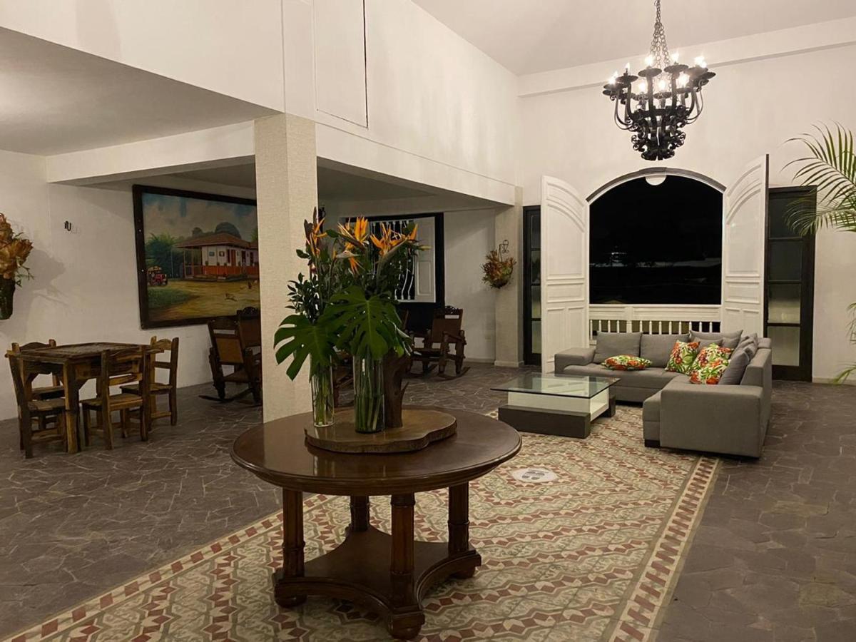 Casa Hotel Las Orquideas 锡卡西亚 外观 照片